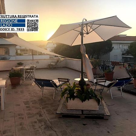 Attico Terramare - Beach & Maxi Terrace & Electricbbq Санта-Маринелла Екстер'єр фото